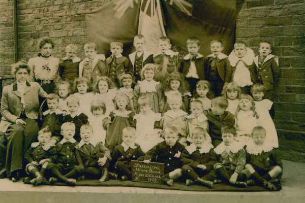 C2a-051: Photograph of children at Saltaire Albert Road Infants School 1902