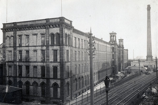 B1-032/5/6: Salts Mill and railway sidings, 1920s