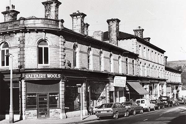 C2b-162a: Shops on Victoria Road, 1980s