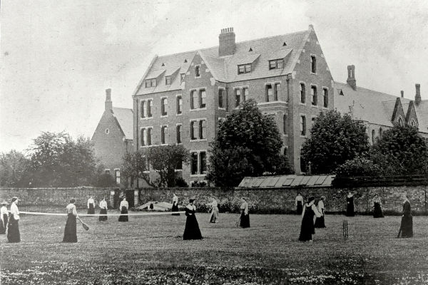 Photograph of Darlington College in early twentieth century